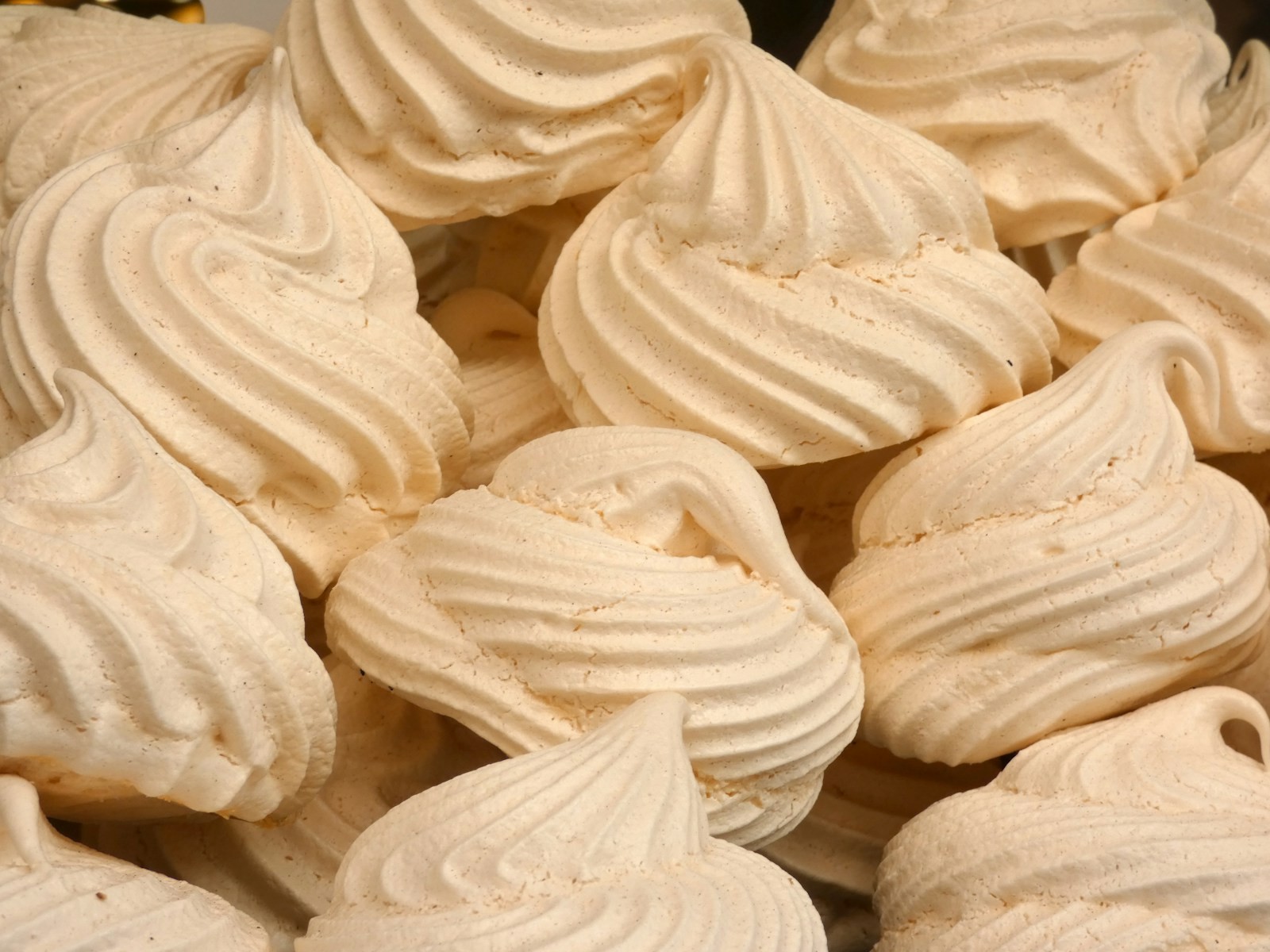 Brown sugar meringue swirls baked overnight