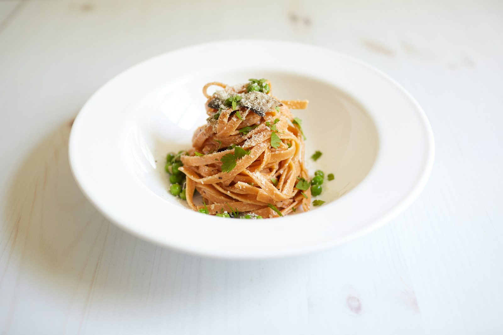 Linguine with tuna, lemon and herbs