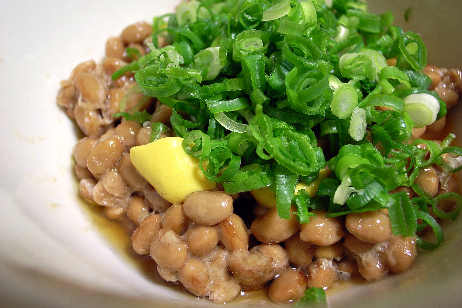 Natto soybeans with scallions and mustard