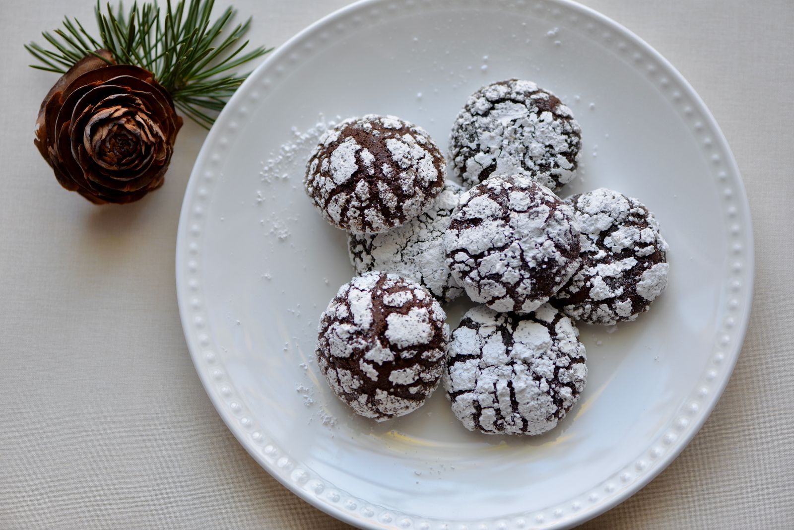 Keto Christmas cookies: chocolate crinkle cookies with powdered coating