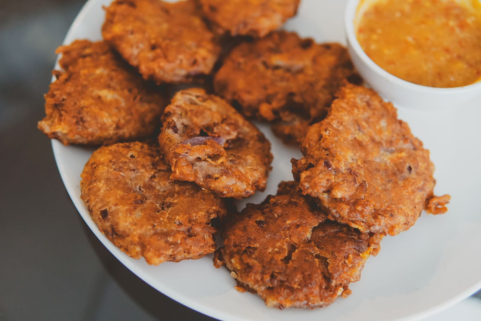 Crispy oats and eggs fritters