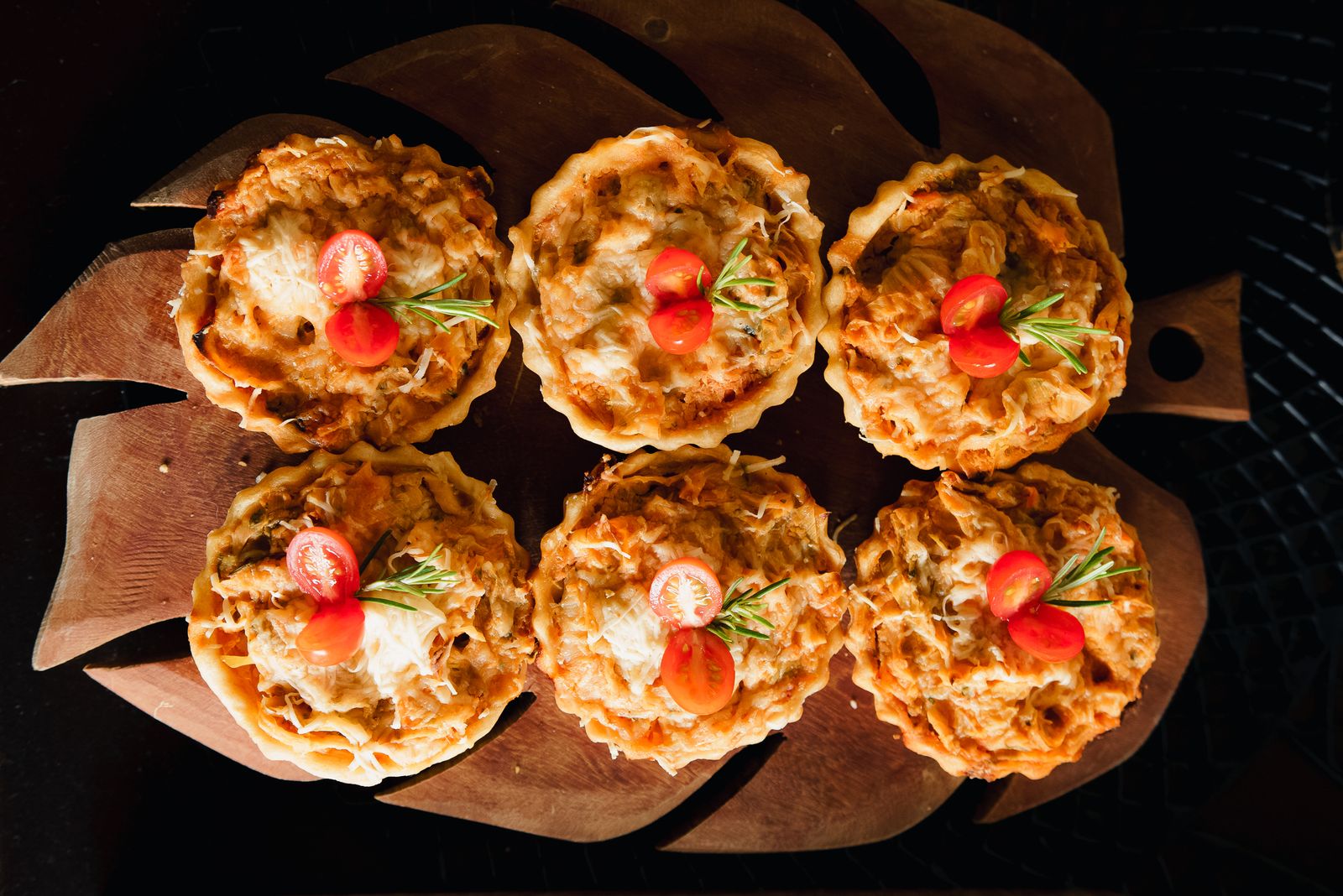 Mini quiches with an oat crust