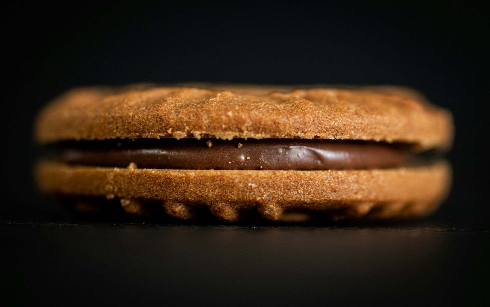 Sandwich cookie with a creamy spread filling