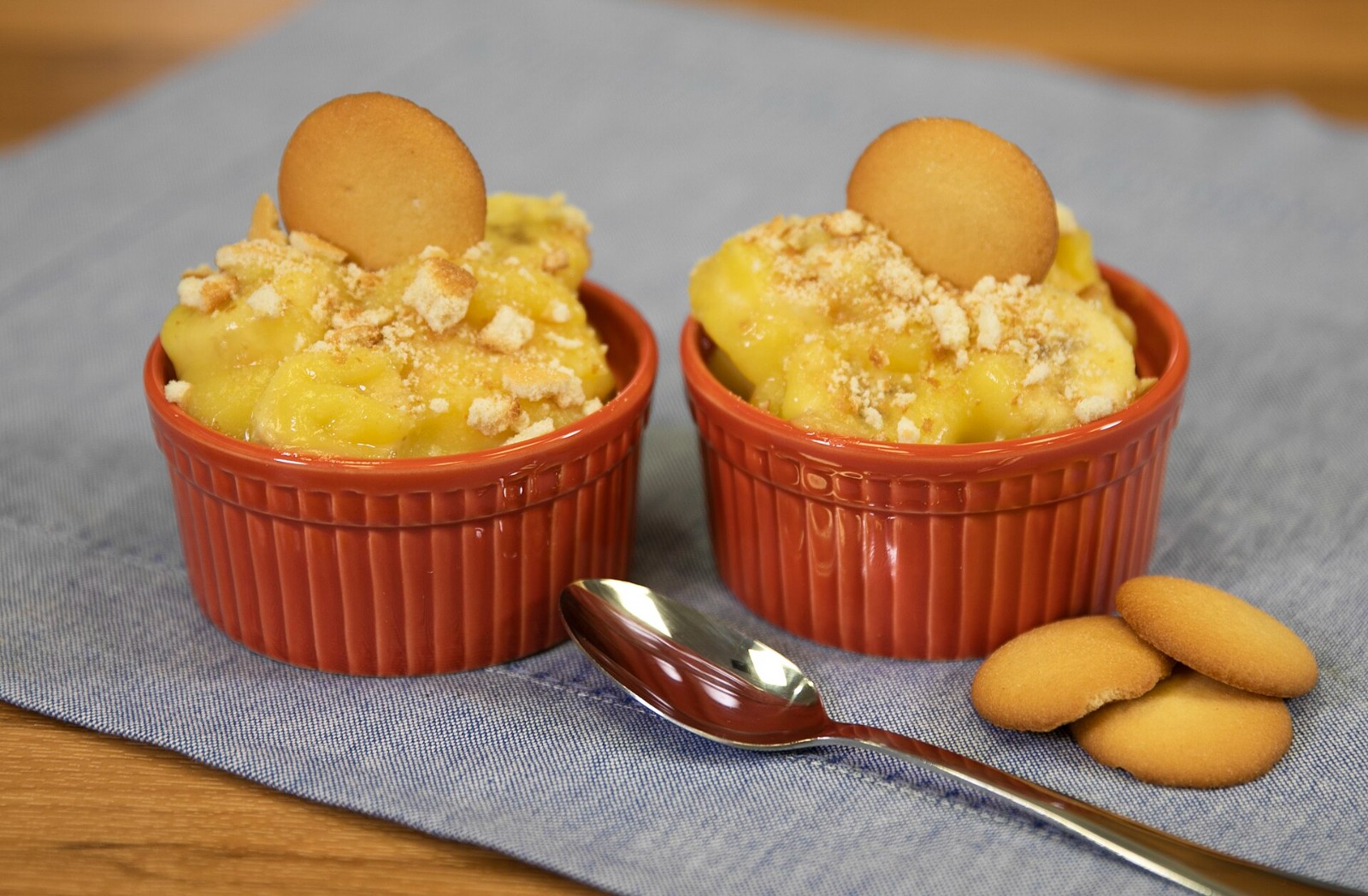 Banana pudding layered with vanilla wafers